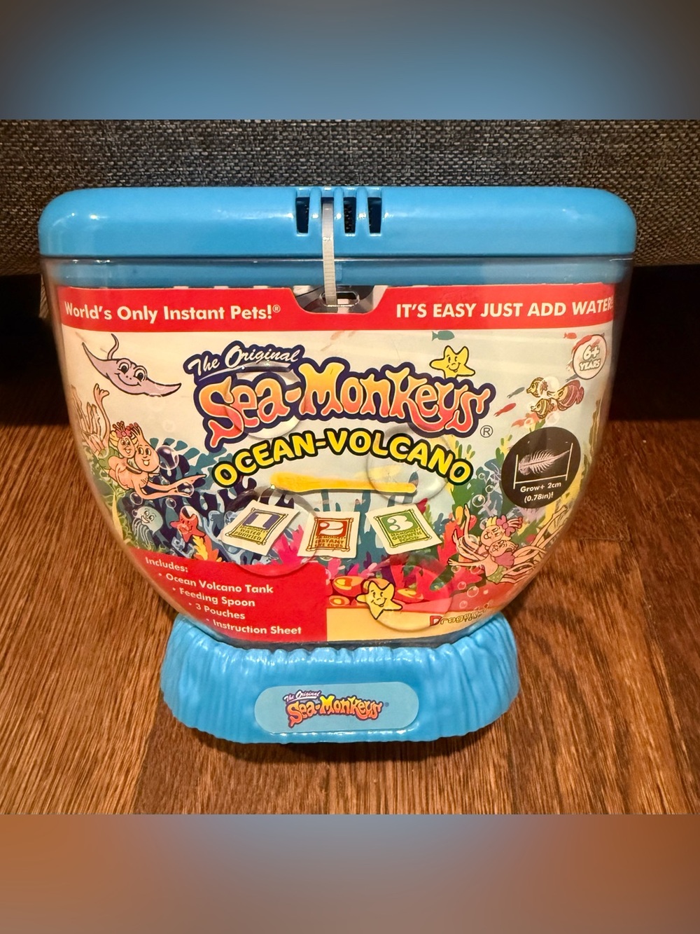 NEW Sea Monkeys Ocean Volcano Blue Tank Kit Grow Science Toy